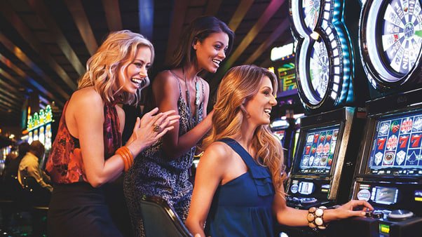 777pinas Casino live dealer table interface on a Filipino player's mobile phone